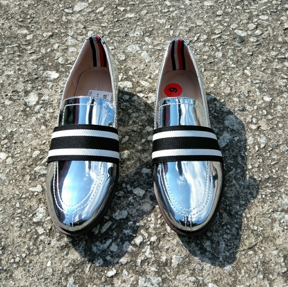 🛑SOLD🛑Silver Mirror Tommy Loafers - Picture 2 of 5